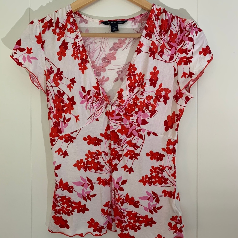 Banana Republic-Floral Top White Red Short Sleeve